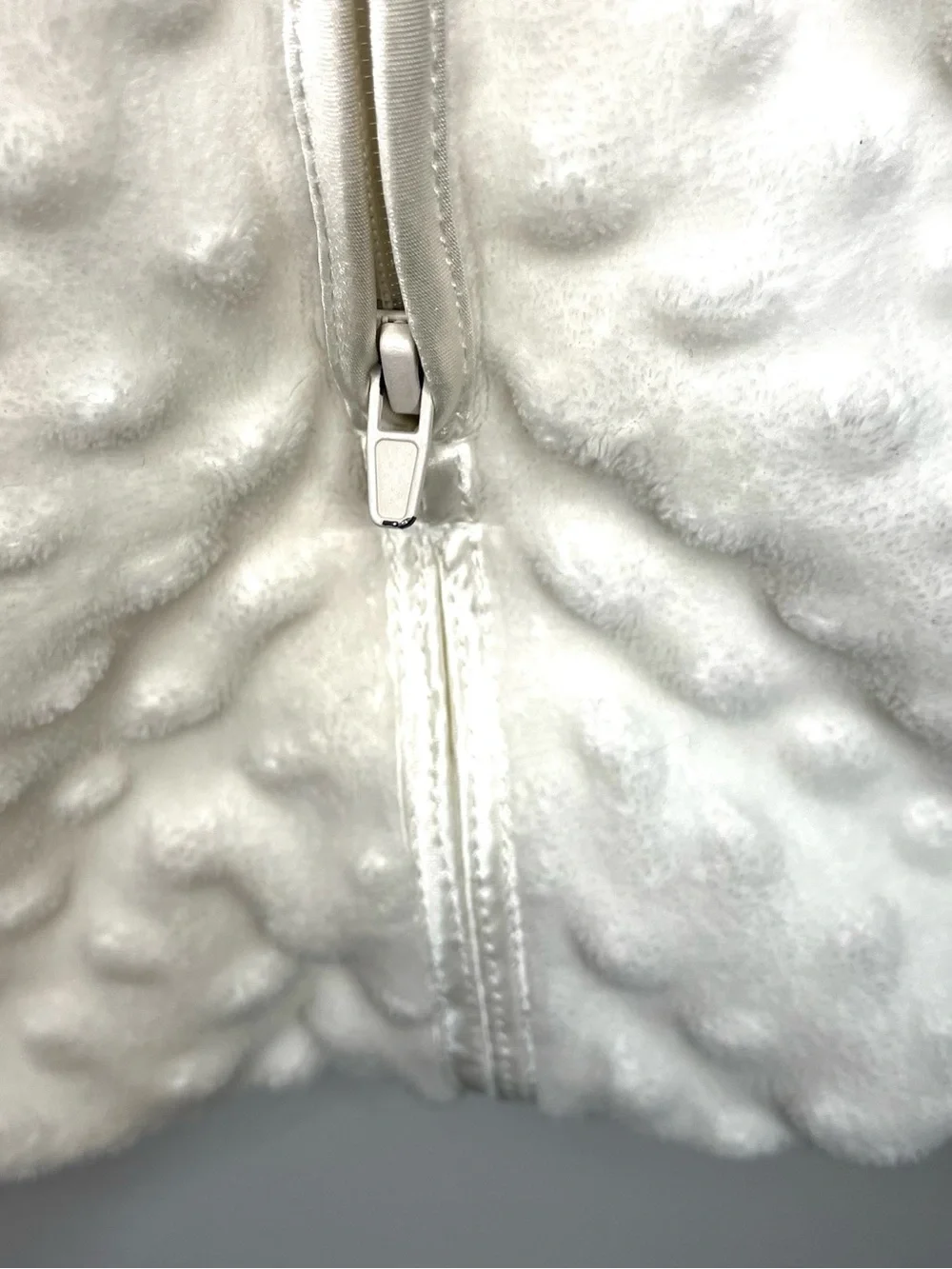 HALO Medium SleepSack Ivory Plush Wearable Blanket 6-12 months